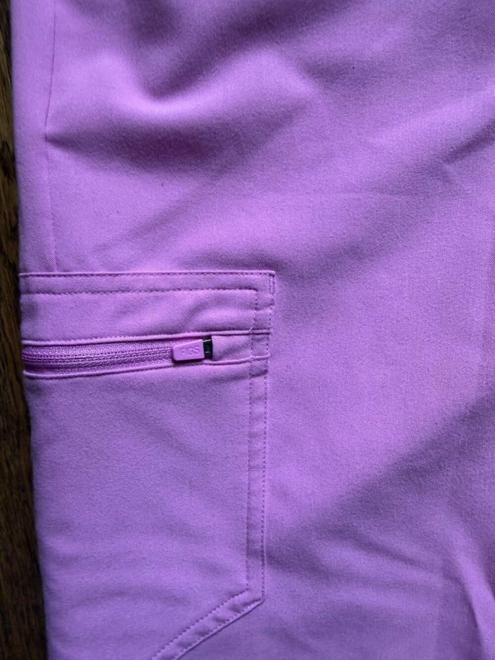 FIGS Scrub Set Pink Cloud XS top and XSP high waisted jogger - Picture 12 of 12
